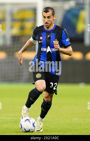 Bergamo, Italia. 14 aprile 2024. Inter's Henrikh Mkhitaryan in azione la partita di calcio di serie A tra Atalanta e Hellas Verona allo stadio Gewiss, Italia settentrionale - lunedì 15 aprile 2024. Sport - calcio . (Foto di Spada/LaPresse) credito: LaPresse/Alamy Live News Foto Stock