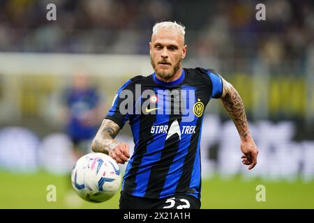 Bergamo, Italia. 14 aprile 2024. Inter's Federico Dimarco in azione la partita di calcio di serie A tra Atalanta e Hellas Verona allo stadio Gewiss, Italia settentrionale - lunedì 15 aprile 2024. Sport - calcio . (Foto di Spada/LaPresse) credito: LaPresse/Alamy Live News Foto Stock