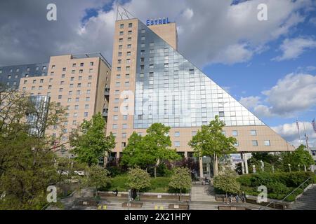 Estrel Hotel, Sonnenallee, Neukölln, Berlin, Deutschland *** Estrel Hotel, Sonnenallee, Neukölln, Berlino, Germania Foto Stock