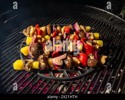 Shish Kaboobs BBQ on Grill Foto Stock