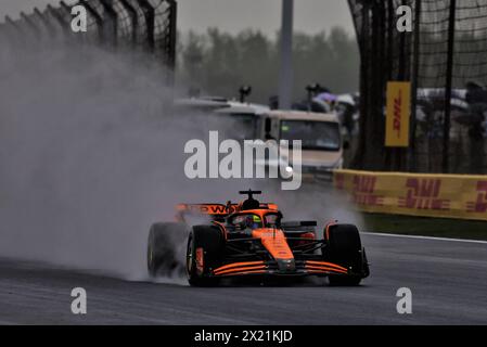 Shanghai, Cina. 19 aprile 2024. Oscar Piastri (AUS) McLaren MCL38. 19.04.2024. Formula 1 World Championship, Rd 5, Chinese Grand Prix, Shanghai, Cina, giorno di qualificazione Sprint. Il credito fotografico dovrebbe essere: XPB/Alamy Live News. Foto Stock