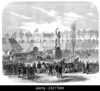 La guerra in Danimarca: Dentro la porta di Kolding, Fredericia - soldati danesi in marcia per incontrare gli austriaci, 1864. Il monumento all'interno della porta di Kolding, che si vede nella nostra incisione, è un'interessante testimonianza della guerra Schleswig-Holstein di quindici anni fa. Si tratta di una bella statua in bronzo del rappresentante soldato di fanteria danese, "Den Tappre Land-Soldat", il cui valore è giustamente esaltato nella nota canzone nazionale di Danimarca. Sul piedistallo di questa statua è incisa la data "6 luglio 1849". In quell'occasione i tedeschi, che avevano il permesso di occupare il terreno ad ovest, né Foto Stock