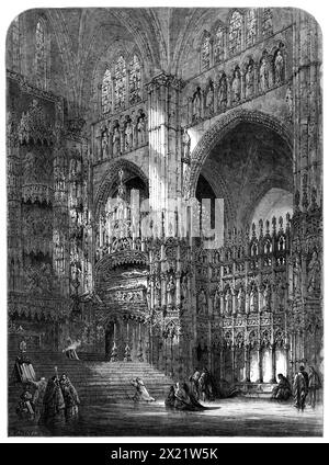 "Cappella dell'altare maggiore nella Cattedrale di Toledo", di S. Read, nella Mostra della società dei pittori nei colori dell'acqua, 1864. Incisione di un dipinto. "La vista in...l'interno cupo e suggestivo della grande cattedrale...è presa dall'immensa griglia che divide il coro dal transetto...qui, come in ogni altra parte della cattedrale, gli oggetti sono visti solo attraverso una "luce religiosa fioca", come il carattere massiccio dell'architettura e la quantità di vetrate colorate... solo poche donne incappucciate nelle loro mantiglie, con un numero ancora più piccolo Foto Stock
