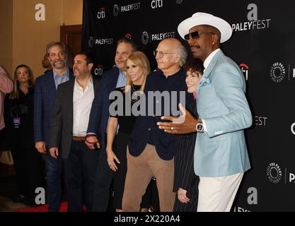 Hollywood, California, Stati Uniti. 18 aprile 2024. (L-R) Judd Apatow, Jeff Garlin, Cheryl Hines, Jeff Schaffer, Jeff Garlin, Larry David, Susie Essman e J.B. Smoove arrivano al Paley Fest LA 2024 - "Curb Your Enthusiasm" al Dolby Theatre il 18 aprile 2024 a Hollywood, California. Crediti: Jeffrey Mayer/Media Punch/Alamy Live News Foto Stock