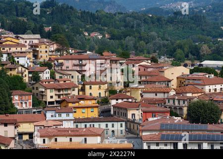 Vista di Castelnuovo di Garfagnana, nella provincia di Lucca, Toscana, Italia Foto Stock