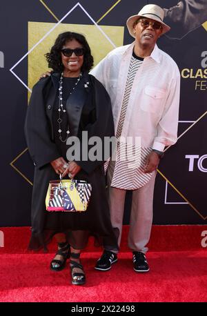 Hollywood, California. 18 aprile 2024. Latanya Richardson Jackson, Samuel L. Jackson al TCM Classic Film Festival Opening Night: Pulp Fiction il 18 aprile 2024 al TCL Chinese Theater IMAX di Hollywood, California Credit: Faye Sadou/Media Punch/Alamy Live News Foto Stock