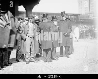 Generale Woodford al funerale di Grant, 1912. Mostra il generale Stewart Lyndon Woodford al funerale del 26 aprile 1912, per il maggior generale Frederick Dent Grant (1850-1912), figlio del presidente Ulysses S. Grant, ex Commissario di polizia di New York e comandante della Eastern Division dell'esercito statunitense. Foto Stock