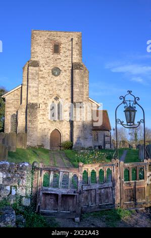 Grafico Sutton, Near Maidstone, Kent, Regno Unito. Chiesa di San Michele. 14thC, ricostruita (tranne la torre) 1779-82 da Henry Holland, alterata 1897-8. Classificazione di grado II Foto Stock