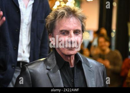 Barry Manilow presenta una vetrina dedicata al musical di Broadway Harmony al Museum of Broadway il 18,2024 aprile a New York. Foto Stock