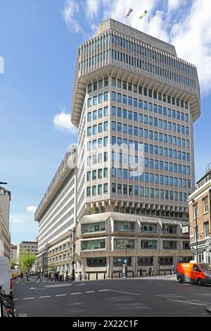 L'edificio del Ministero della giustizia del Regno Unito al 102 di Petty France, Londra. Il brutalista edificio in cemento a 14 piani progettato da Fitzroy Robinson Architects. Foto Stock