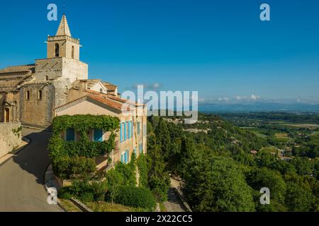 Villaggio medievale, Venasque, dipartimento di Vaucluse, Provenza, Provence-Alpes-Côte d&#39;Azzurra, Francia Foto Stock