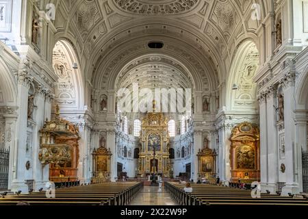 Interno della chiesa gesuita di San Michael, Monaco, Baviera, Germania, Europa Foto Stock