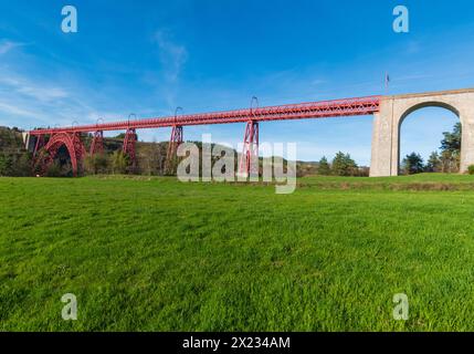 Il viadotto Garabit, costruito da Gustave Eiffel, nel dipartimento di Cantal in Francia Foto Stock