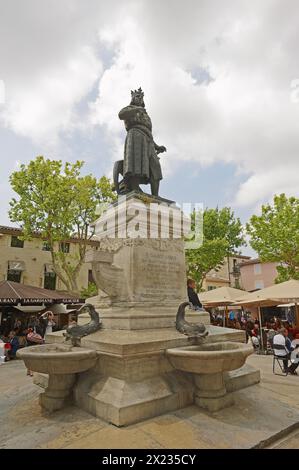 Statua del re Luigi IX, Aigues-Mortes, Camargue, Gard, Languedoc-Roussillon, sud della Francia, Francia Foto Stock