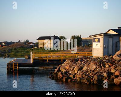 Lontano dalla terraferma, l'aspra e bellissima isola di Utö, la Finlandia Foto Stock