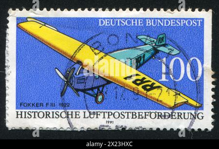 GERMANIA - CIRCA 1991: Francobollo stampato dalla Germania, mostra Fokker FIII, circa 1991 Foto Stock