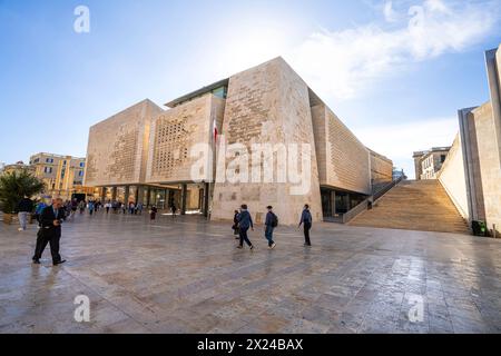 La Valletta, Malta, 4 aprile 2024. Vista del Parlamento di Malta nel centro della città Foto Stock