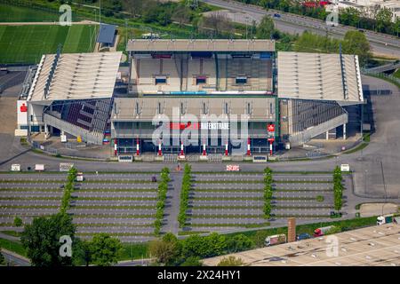 Luftbild, FußballStadion an der Hafenstraße des Clubs Rot-Weiss Essen, ,Essen, Ruhrgebiet, Nordrhein-Westfalen, Deutschland ACHTUNGxMINDESTHONORARx60xEURO *** Vista aerea, stadio di calcio al Hafenstraße del club Rot Weiss Essen, ,Essen, zona Ruhr, Renania settentrionale-Westphalia, Germania Foto Stock