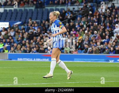 Brighton, Regno Unito. 19 aprile 2024. Brighton, Inghilterra, 19 aprile 2024: Guro Bergsvand (Brighton 5) durante la partita WSL tra Brighton Hove Albion e Everton all'Amex Stadium di Brighton, Inghilterra, il 19 aprile 2024 (Bettina Weissensteiner/SPP) credito: SPP Sport Press Photo. /Alamy Live News Foto Stock