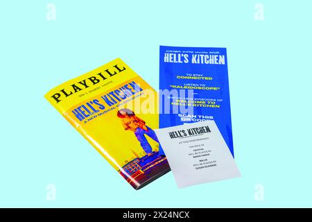 Vista ravvicinata del poster del teatro Shubert Broadway che promuove la prima del nuovo musical "Hell's Kitchen" di Alicia Keys Isolated Foto Stock