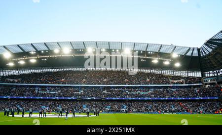 Manchester, Regno Unito. 17 aprile 2024. Vista dello stadio Etihad durante la partita di UEFA Champions League, quarti di finale, andata e ritorno, tra Manchester City e Real Madrid giocata all'Ethiad Stadium il 17 aprile 2024 a Manchester, Inghilterra. (Foto di Bagu Blanco/PRESSINPHOTO) credito: PRESSINPHOTO SPORTS AGENCY/Alamy Live News Foto Stock