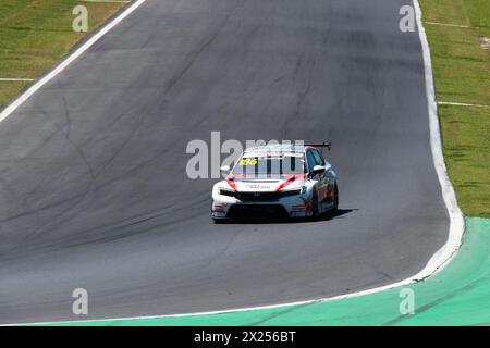 Circuito di Vallelunga, Roma, Italia 19-04-2024 - FIA TCR World Tour, prove libere. Esteban Guerrieri su Honda in azione su pista. Foto: Fabio Pagani/Alamy Live News Foto Stock