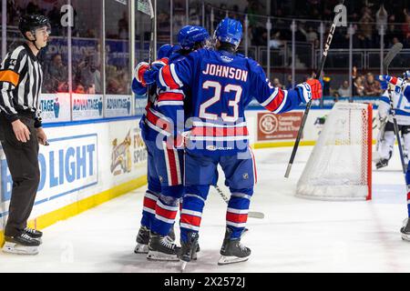19 aprile 2024: I giocatori dei Rochester Americans celebrano un gol nel secondo periodo contro i Cleveland Monsters. I Rochester Americans ospitarono i Cleveland Monsters in una partita della American Hockey League alla Blue Cross Arena di Rochester, New York. (Jonathan tenca/CSM) Foto Stock