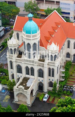 Guardando dall'alto verso la chiesa di St Josephs in Victoria Street, Singapore Foto Stock