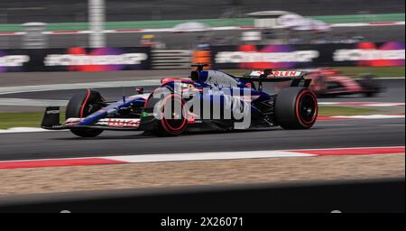 Shanghai, Cina. 20 aprile 2024. Il pilota australiano Daniel Ricciardo di RB gareggia durante la sessione di qualificazione del Gran Premio di Formula 1 cinese al Shanghai International Circuit di Shanghai, Cina, il 20 aprile 2024. Crediti: Xia Yifang/Xinhua/Alamy Live News Foto Stock