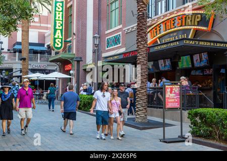 Las Vegas, Nevada. Bar, ristoranti e negozi sul lungomare di LINQ. Foto Stock