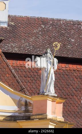 Kloster St Marienthal, Kloster St Marienthal ist eine Zisterzienserinnen-Abtei in der sächsischen Oberlausitz. Es ist das älteste Frauenkloster des Ordens in Deutschland, das seit seiner Gründung unterbrochen besteht. Ostritz Sachsen Deutschland *** Monastero di San Marienthal il Monastero di San Marienthal è un'abbazia cistercense nell'alta Lusazia in Sassonia e' il più antico monastero femminile dell'ordine in Germania, che esiste senza interruzioni dalla sua fondazione Ostritz Sassonia Germania Foto Stock