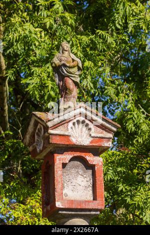 Kloster St Marienthal, Kloster St Marienthal ist eine Zisterzienserinnen-Abtei in der sächsischen Oberlausitz. Es ist das älteste Frauenkloster des Ordens in Deutschland, das seit seiner Gründung unterbrochen besteht. Ostritz Sachsen Deutschland *** Monastero di San Marienthal il Monastero di San Marienthal è un'abbazia cistercense nell'alta Lusazia in Sassonia e' il più antico monastero femminile dell'ordine in Germania, che esiste senza interruzioni dalla sua fondazione Ostritz Sassonia Germania Foto Stock