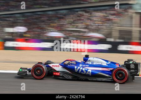 Shanghai, Cina. 20 aprile 2024. Il pilota australiano Daniel Ricciardo di RB gareggia durante la sessione di qualificazione del Gran Premio di Formula 1 cinese al Shanghai International Circuit di Shanghai, Cina, il 20 aprile 2024. Crediti: Wang Xiang/Xinhua/Alamy Live News Foto Stock