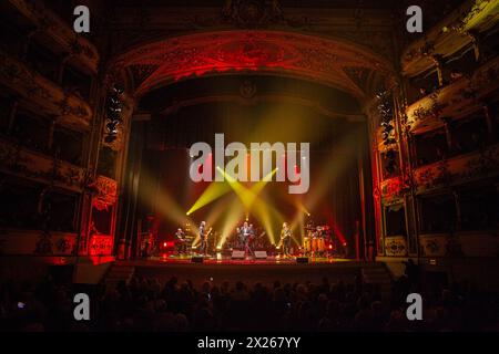 Carpi, Italia. 19 aprile 2024. Tony Hadley vive a Carpi. (Foto di Carlo Vergani/Pacific Press) credito: Pacific Press Media Production Corp./Alamy Live News Foto Stock