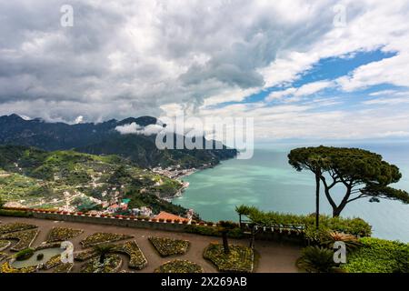 Ravello, Campania, Italia - 4 maggio 2011: I giardini di Villa Rufolo, Ravello, Costiera Amalfitana, Campania, Italia, Europa Foto Stock