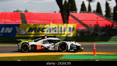 Imola, Francia. 20 aprile 2024. © PHOTOPQR/OUEST FRANCE/Franck Dubray ; Imola ; 20/04/2024 ; Sport Automobile WEC championnat du monde d' endurance sur le circuit d' Imola en Italie. PEUGEOT TOTALENERGIES n° 94 pilotée par Stoffel Vandoorne, Loic Duval, Paul di resta (foto Franck Dubray) - 6 ORE DI IMOLA 20 APRILE 2024 credito: MAXPPP/Alamy Live News Foto Stock