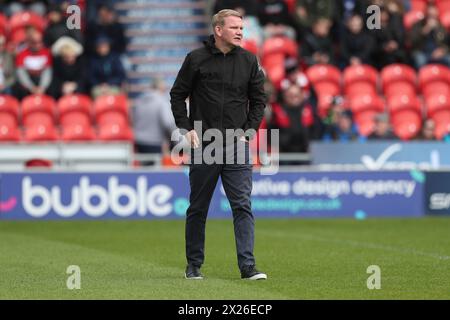 Doncaster, Regno Unito. 20 aprile 2024. Il manager dei Barrow Pete Wild durante la partita di Sky Bet League 2 tra Doncaster Rovers e Barrow al Keepmoat Stadium di Doncaster sabato 20 aprile 2024. (Foto: Mark Fletcher | mi News) crediti: MI News & Sport /Alamy Live News Foto Stock