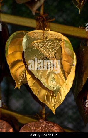 Targhe d'oro incise da campane desideranti o campane, Golden Mount, Bangkok, Thailandia Foto Stock