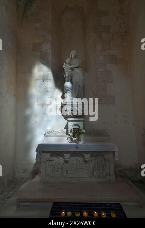 Cappella devozionale nell'ex monastero cistercense di Pontigny, l'abbazia di Pontigny fu fondata nel 1114, Pontigny, Bourgogne, Francia Foto Stock