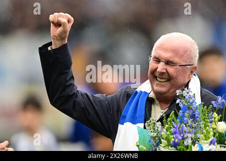 Il leggendario allenatore di calcio Sven-Göran Svennis Eriksson viene celebrato prima della partita di calcio di sabato tra l'IFK Gothenburg e l'IFK Norrköping a Gamla Foto Stock