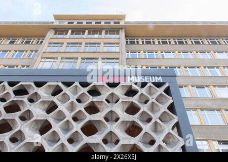 Vista esterna del Museo della Stasi nell'ex edificio MFS. La mostra al Museo della Stasi fornisce informazioni sul ruolo della DDR Foto Stock