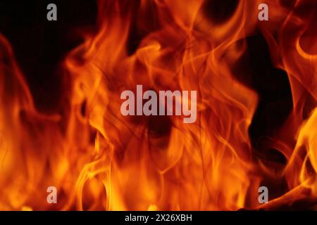 fuoco rosso fuoco fiamme bollenti in fiamme Foto Stock
