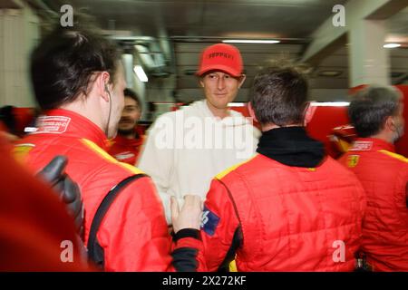 Imola, Italie. 20 aprile 2024. 50 FUOCO Antonio (ita), MOLINA Miguel (spa), NIELSEN Nicklas (dnk), Ferrari AF Corse, Ferrari 499P #50, Hypercar, ELKANN John (ita), Presidente Ferrari, ritratto, pole position, durante la 6 ore 2024 di Imola, 2° round del Campionato Mondiale Endurance 2024 FIA, dal 18 al 21 aprile 2024 sull'autodromo Internazionale Enzo e Dino Ferrari di Imola, Qatar - Photo Frédéric le Floc'h/DPPI Credit: DPPI Media/Alamy Live News Foto Stock