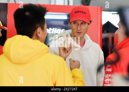 Imola, Italie. 20 aprile 2024. YE Yifei (chn), AF Corse, Ferrari 499P, ritratto, ELKANN John (ita), Presidente Ferrari, ritratto, durante la 6 ore di Imola 2024, 2° round del Campionato Mondiale Endurance 2024 FIA, dal 18 al 21 aprile 2024 sull'autodromo Internazionale Enzo e Dino Ferrari di Imola, Qatar - Photo Frédéric le Floc'h/DPPI Credit: DPPI Media/Alamy Live News Foto Stock