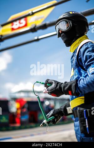 Ingegnere michelin, ritratto, durante la 6 ore di Imola 2024, 2° round del Campionato Mondiale Endurance FIA 2024, dal 18 al 21 aprile 2024 sull'autodromo Internazionale Enzo e Dino Ferrari di Imola, Qatar Foto Stock