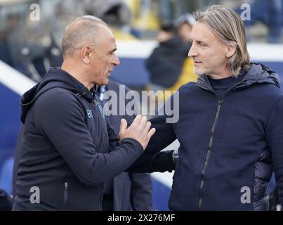 Firenze, Italia. 20 aprile 2024. Allenatori Davide Nicola e Francesco Calzona durante la partita di calcio di serie A tra Empoli e Napoli allo Stadio Empoli di Empoli (FI), centro Italia - sabato 6 aprile 2024. Sport - calcio (foto di Marco Bucco/la Presse) credito: LaPresse/Alamy Live News Foto Stock