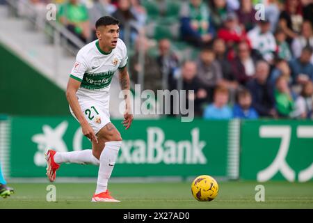 Elche, Spagna. 20 aprile 2024. ELCHE, SPAGNA - 20 APRILE: Nico Castro attacca il centrocampo dell'Elche CF in azione durante il LaLiga Hypermotion match tra Elche CF e Real Sporting de Gijon allo stadio Manuel Martinez Valero, il 20 aprile 2024 a Elche, Spagna. (Foto di Francisco Macia/Photo Players Images) credito: Magara Press SL/Alamy Live News Foto Stock