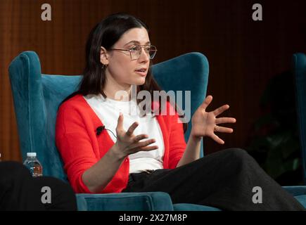 Austin, Stati Uniti d'America. 10 aprile 2024. Becky Waite, Head of Global Response, OpenAI, ha discusso delle forze che potrebbero influenzare i processi democratici delle prossime elezioni durante una conferenza di due giorni su Trust, News, Democracy presso la LBJ Presidential Library, 9 aprile 2024, ad Austin, Texas. Crediti: Jay Godwin/LBJ Library/Alamy Live News Foto Stock