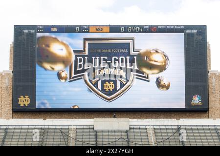 South Bend, Indiana, Stati Uniti. 20 aprile 2024. Video board durante la partita annuale di football Blue-Gold Spring di Notre Dame allo stadio Notre Dame di South Bend, Indiana. John Mersits/CSM/Alamy Live News Foto Stock