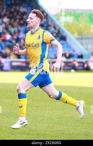 Mansfield, Regno Unito. 20 aprile 2024. Stephen Quinn di Mansfield Town durante la partita di Mansfield Town FC contro Gillingham Town FC Sky bet EFL League 2 al One Call Stadium di Mansfield, Inghilterra, Regno Unito il 20 aprile 2024 Credit: Every Second Media/Alamy Live News Foto Stock